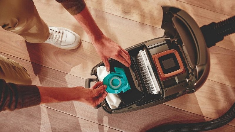 Bagged vs Bagless Vacuum Cleaners: Which Is Better for Your Market?